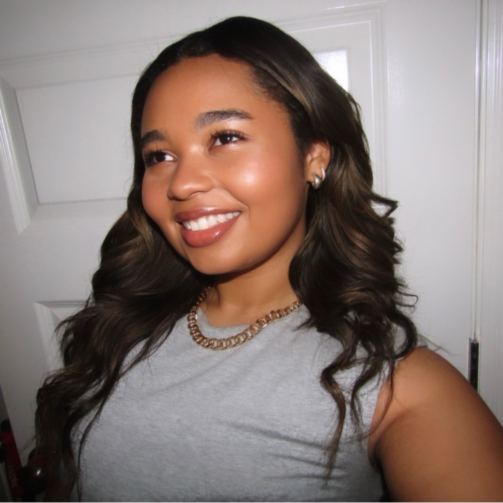 Meet your Posher, Whitney